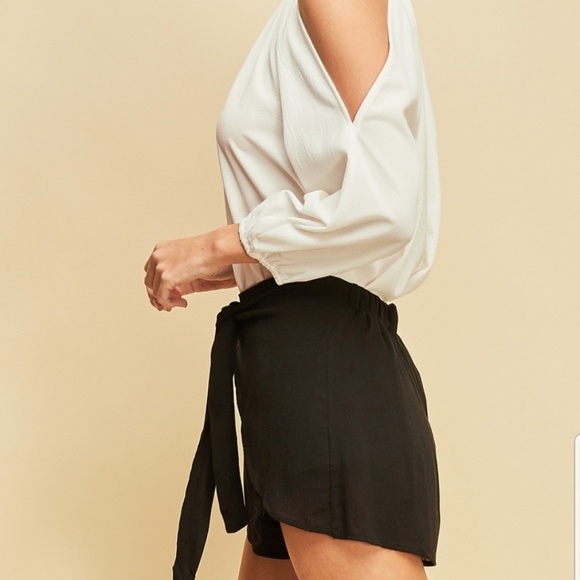 Gorgeous bold black wrap shorts - Picture 4 of 7